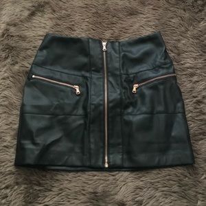 Kyndall & Kylie skirt short